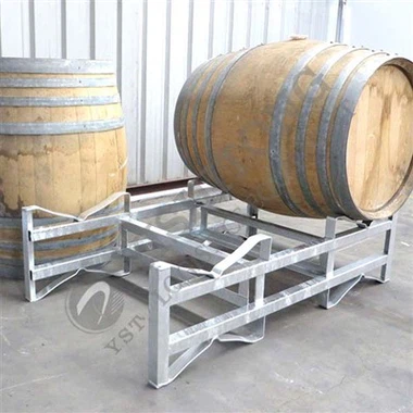 Sistema di rack con barile di vino